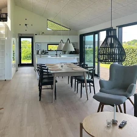 בית נופש 3 Bedroom Stunning In *
